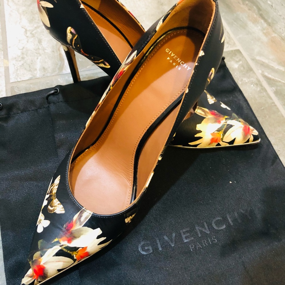 Givency Magnolia Print Leather Pump
